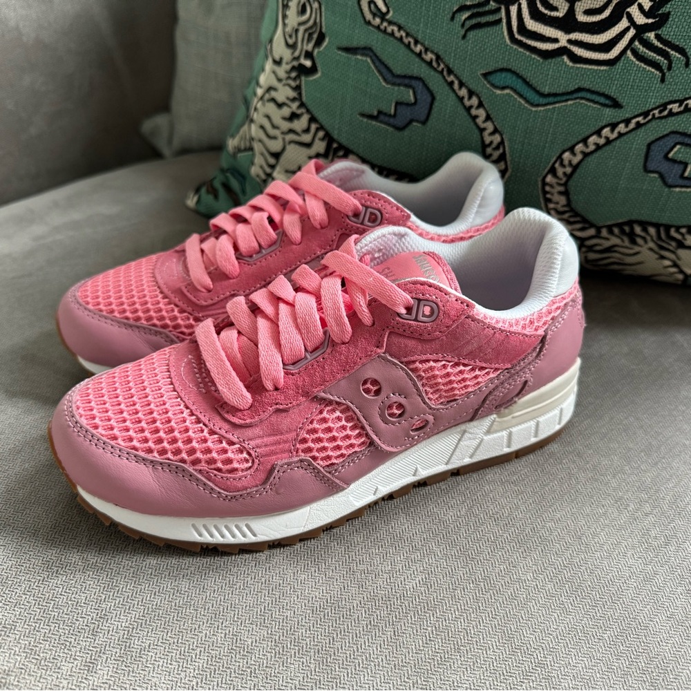 Saucony Shadow 5000 Sneakers- Pink- Size 6.5